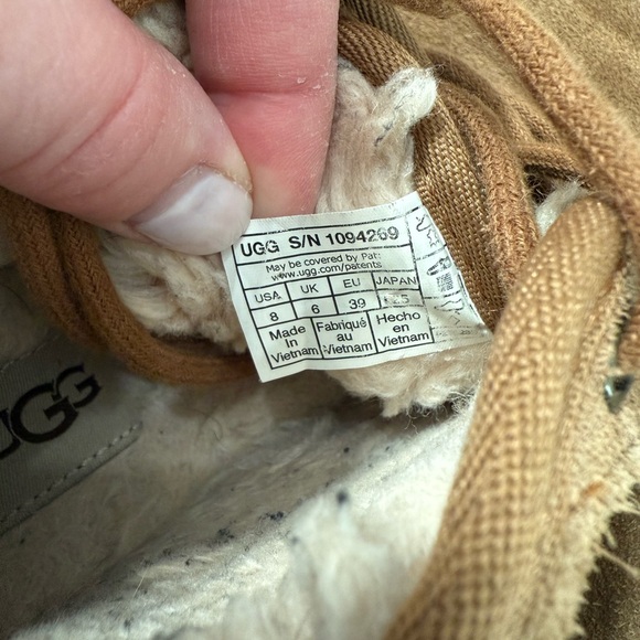 UGG women’s booties - Picture 6 of 8